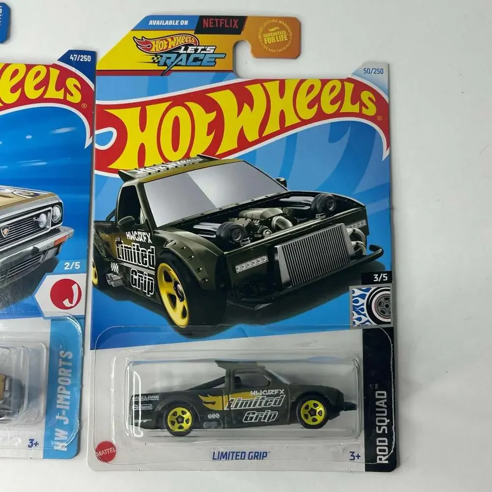 Lot of 11 Hot Wheels Die-Cast Toy Cars Assorted Collection
